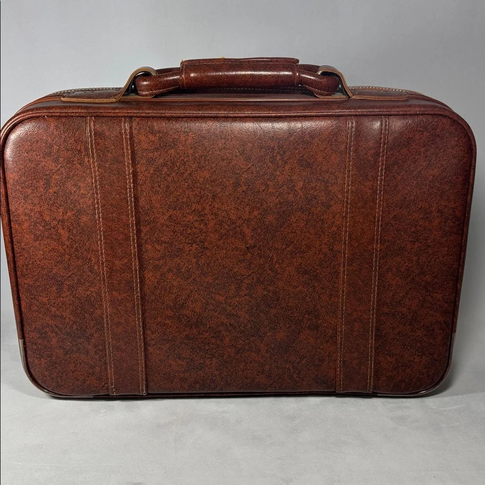 Vintage Brown Leather Luggage 19”x14” Peter’s Bag Corp**